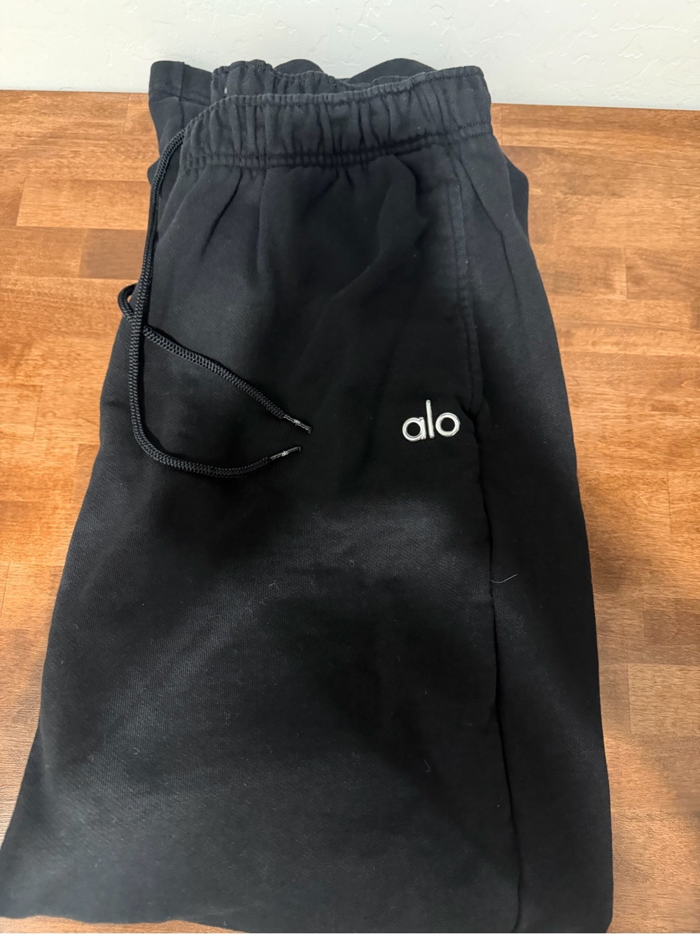 Alo women’s Black Jogger Pants - Comfortable Everyday Bottoms (straight leg)